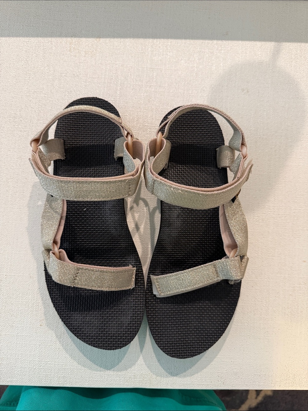 Teva midform sandal in metallic gold